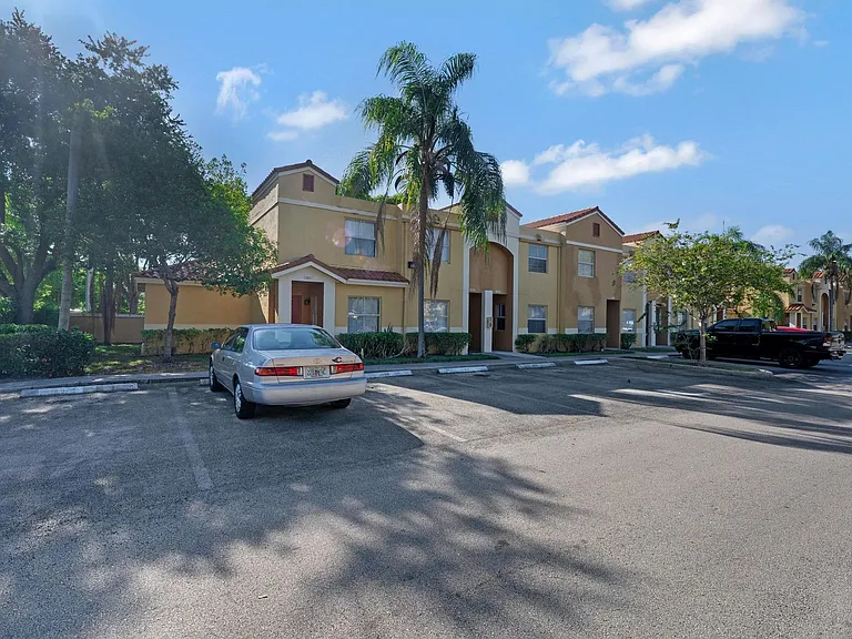 4080 NW 90th Ave — Photo 41