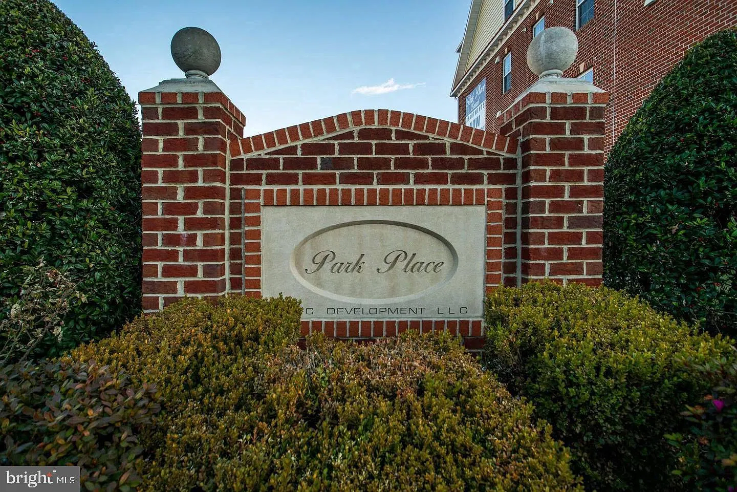1 bed, 1.0 bath, 20336 sqft, $1,900 — Photo 2