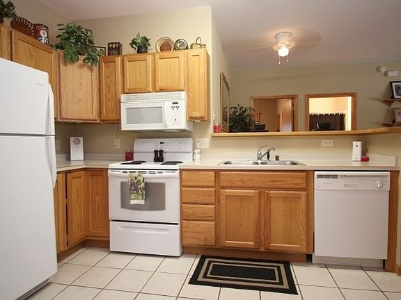 5th image of 3077 Selkirk Dr #C