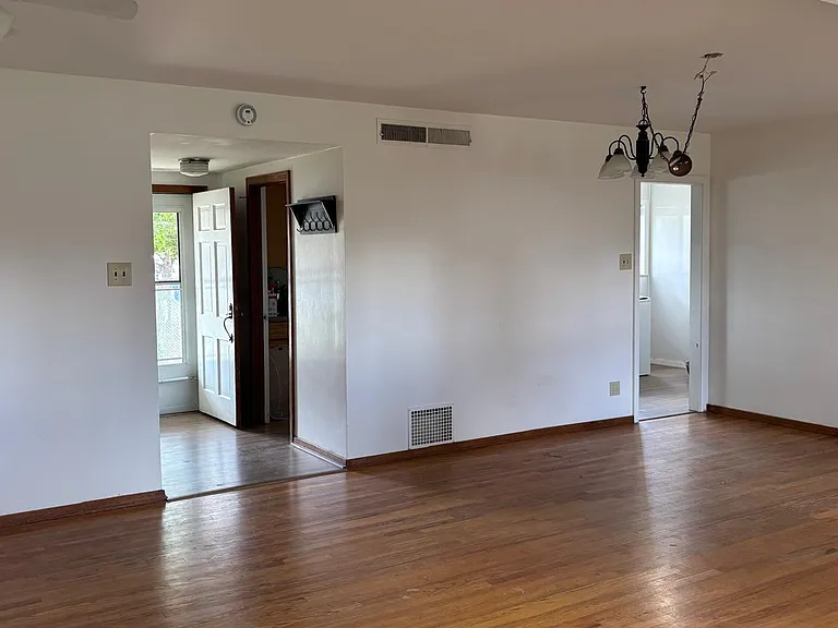 2152 37th St #B — Photo 9