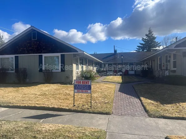 130 SW Canyon Dr #4, Redmond, OR 97756