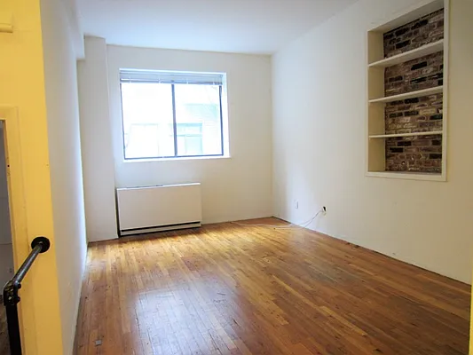 Rented by City Connections Realty | media 9