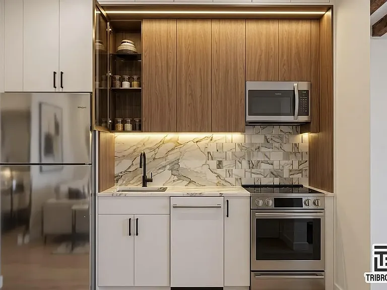 110 Berry St #3R — Photo 2
