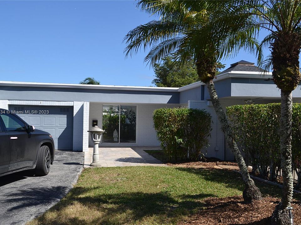 1st image of 6210 Royal Poinciana Ln