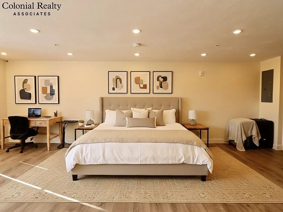 1st image of 1028 Commonwealth Ave #204