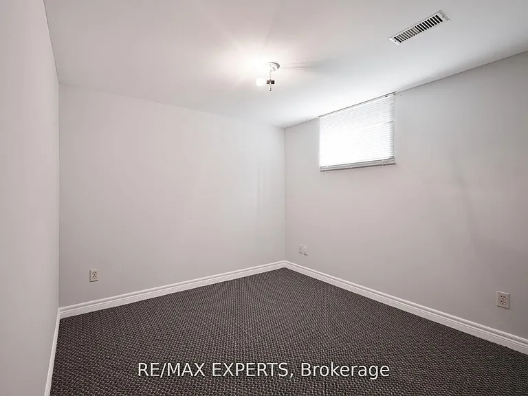 24 Loney Ave #LOWER — Photo 9