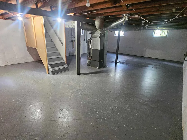 420 Macdougall Dr — Photo 12