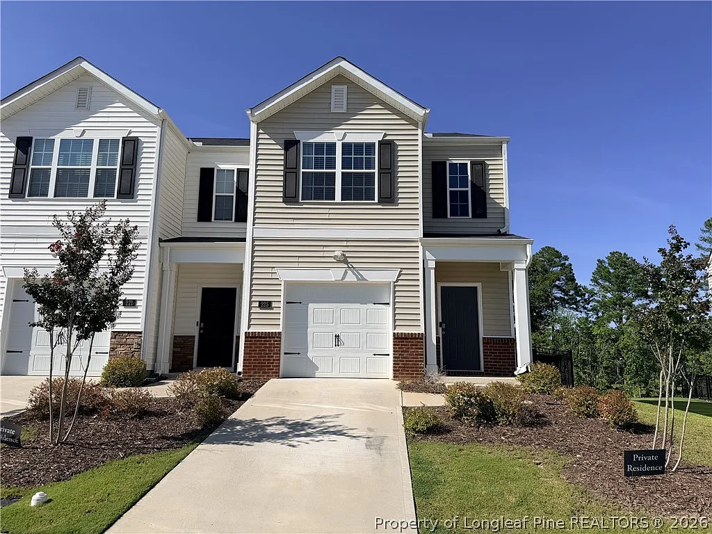 3 bed, 2.5 bath, 1500 sqft, $1,715 — Photo 2