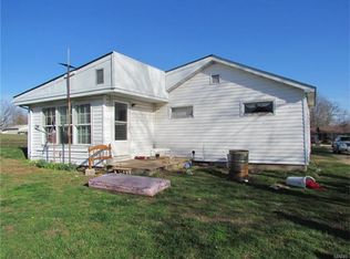 930 Adams St, Bourbon, MO 65441