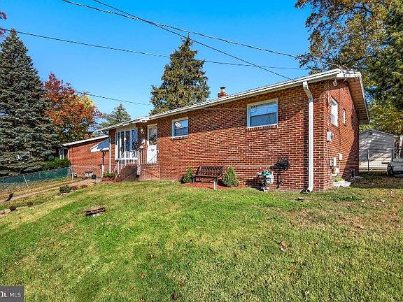 5th image of 3109 Harris Ave