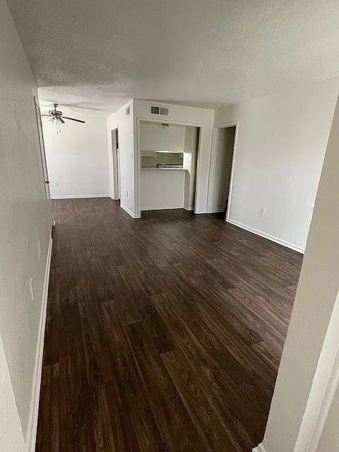 Chevy Chase Apartments — Photo 4