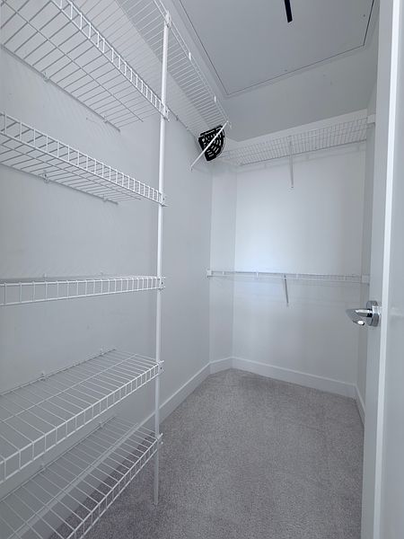 Surrey Apartment for rent - 2 Bedrooms — photo 11