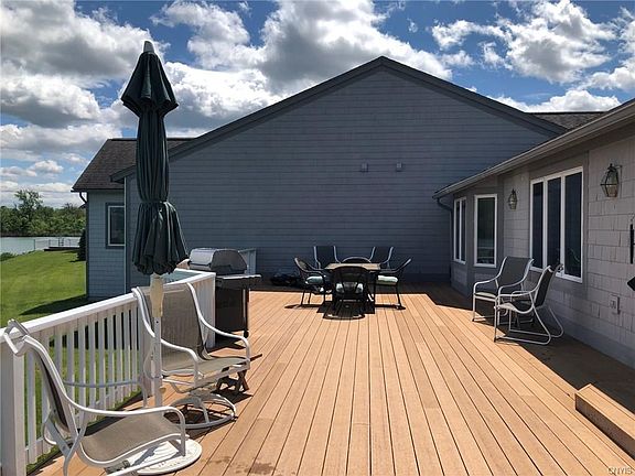 4th image of 183 Summerhaven Dr S