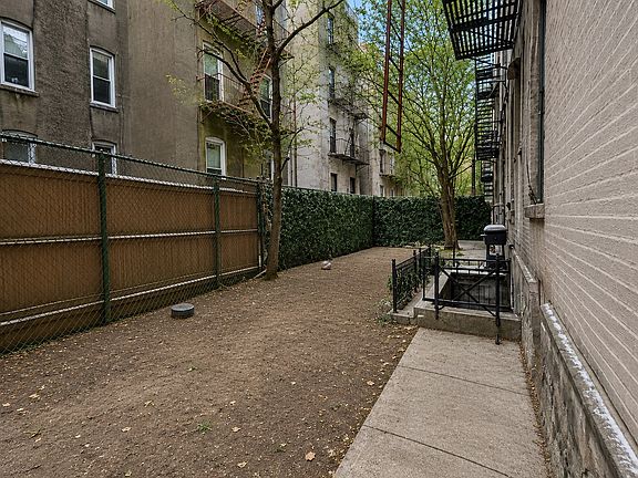 5th image of 566 7th St APT 3