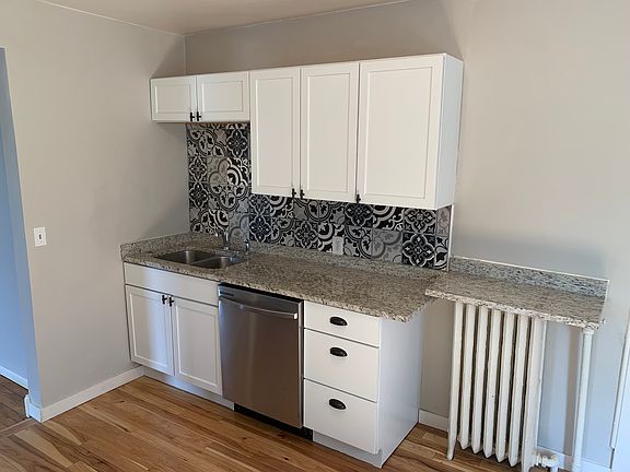 2nd image of 51 Milton St S APT 6