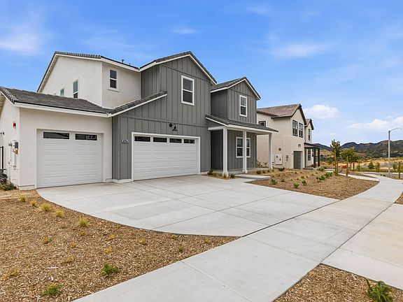 4th image of 28704 Orange Park Dr