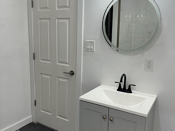 4th image of 5844 Osage Ave #2