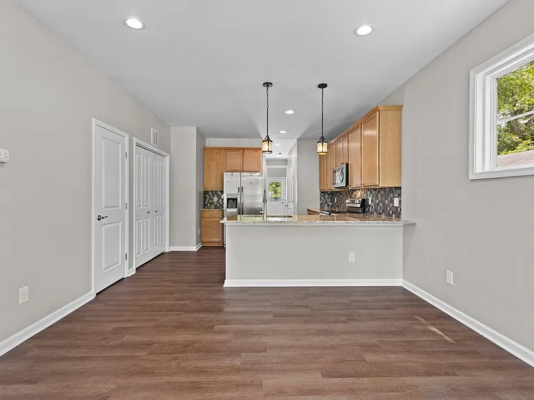 214 N Guthrie Ave #A — Photo 4