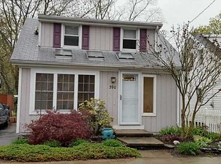 390 Nausauket Rd, Warwick, RI 02886