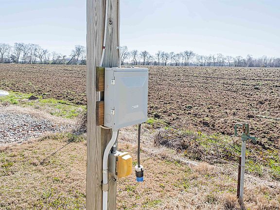 4th image of 233 Jaycee Ln