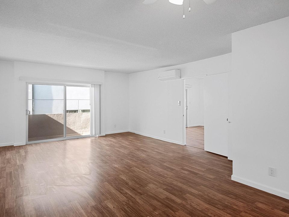 1st image of 3653 Dunn Dr #2