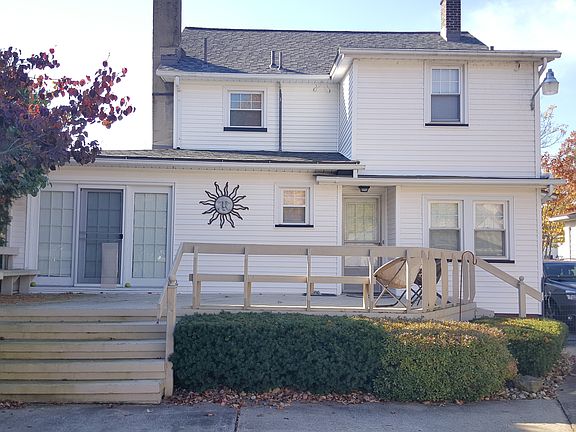2nd image of 637 Trumbull Ave SE