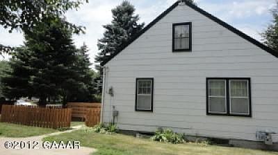 4th image of 620 11th Ave W
