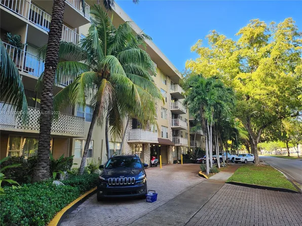 1805 Sans Souci Blvd APT 303, North Miami, FL 33181
