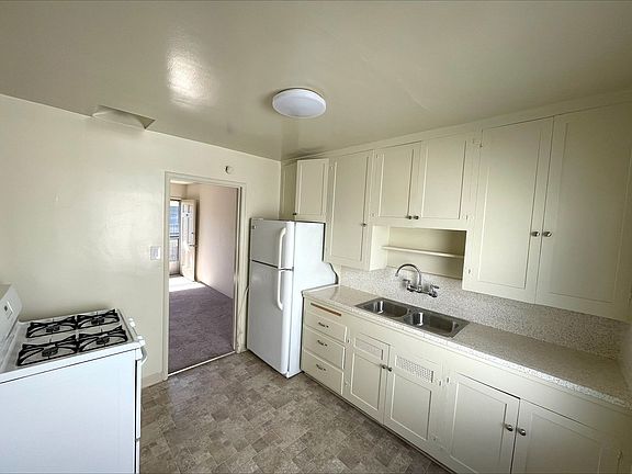 4th image of 1520 E 2nd St APT 213