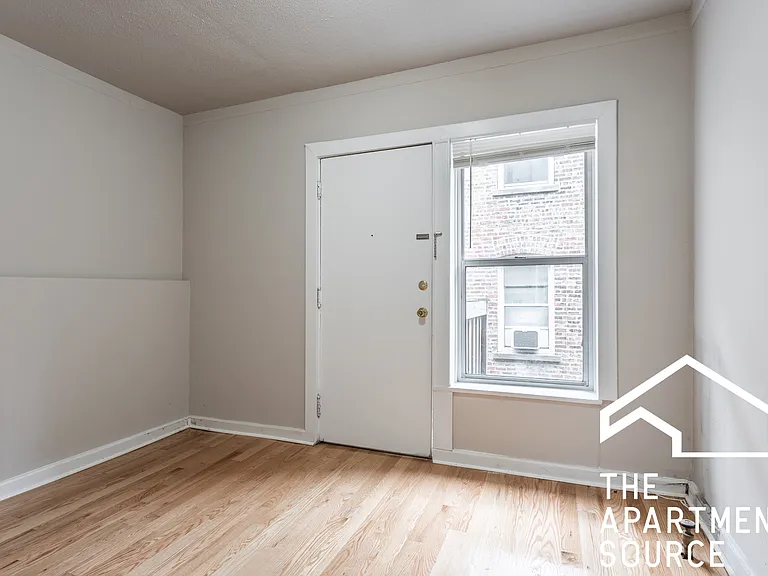 5662 N Ridge Ave #2L — Photo 4