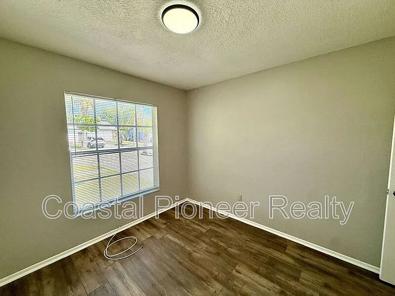 1242 Coolmont Dr — Photo 21