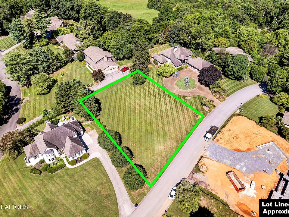 2nd image of 209 Saint Andrews Dr