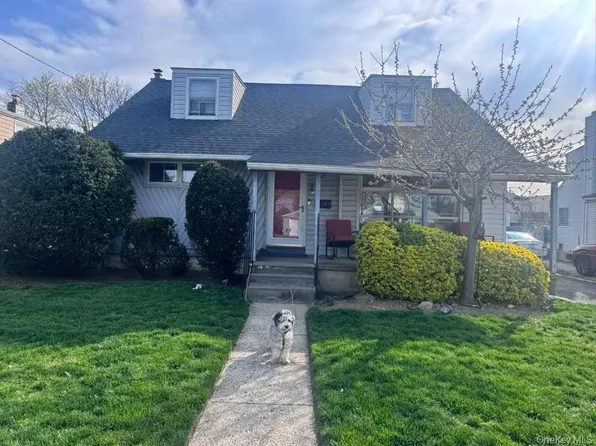 289 Caryl Drive, Lawrence, NY 11559