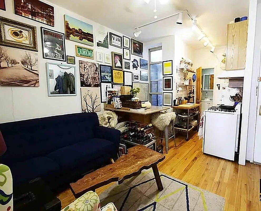 647 Franklin Avenue — Photo 3