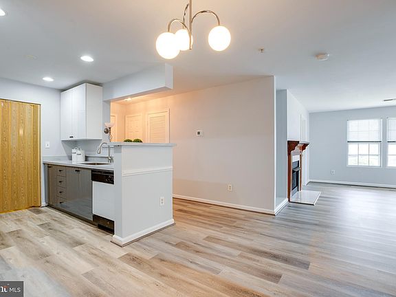 4th image of 11020 Folksie Ct Unit 101