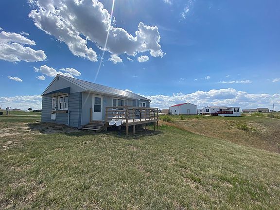 3rd image of 220 Beaver Bay Trl