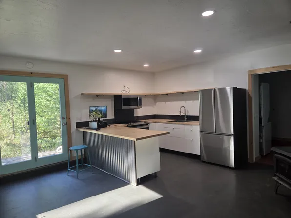 14075 Cambridge Rd #B, Bonner, MT 59823
