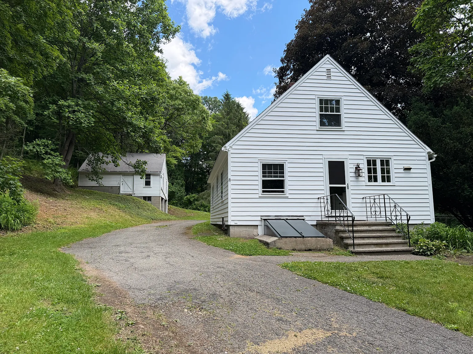 3 bed, 1100 sqft, $3,500 — Photo 2