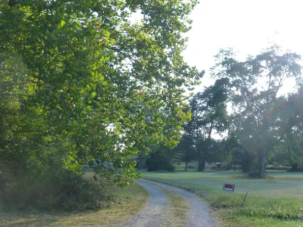 2420 Fishing Creek Valley Rd, Harrisburg, PA 17112