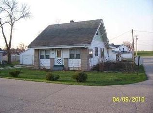 120 Waupun St, Friesland, WI 53935