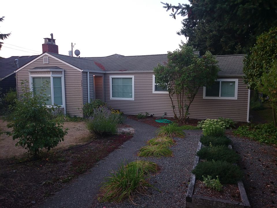 2nd image of 735 N 98th St