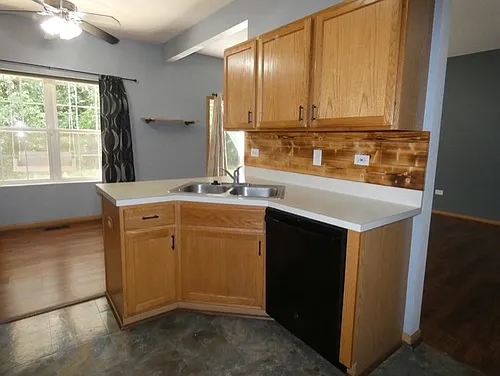 2517 Oak Tree Ln Photo 1 2517 Oak Tree Ln Photo 1