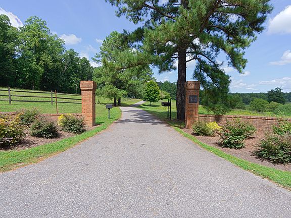 Your travel through Chelsea Farm begins here.