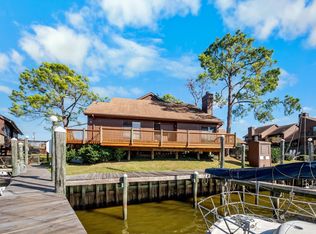 705 Davis Rd, League City, TX 77573