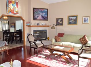 902 Swiss Trl, Duarte, CA 91010