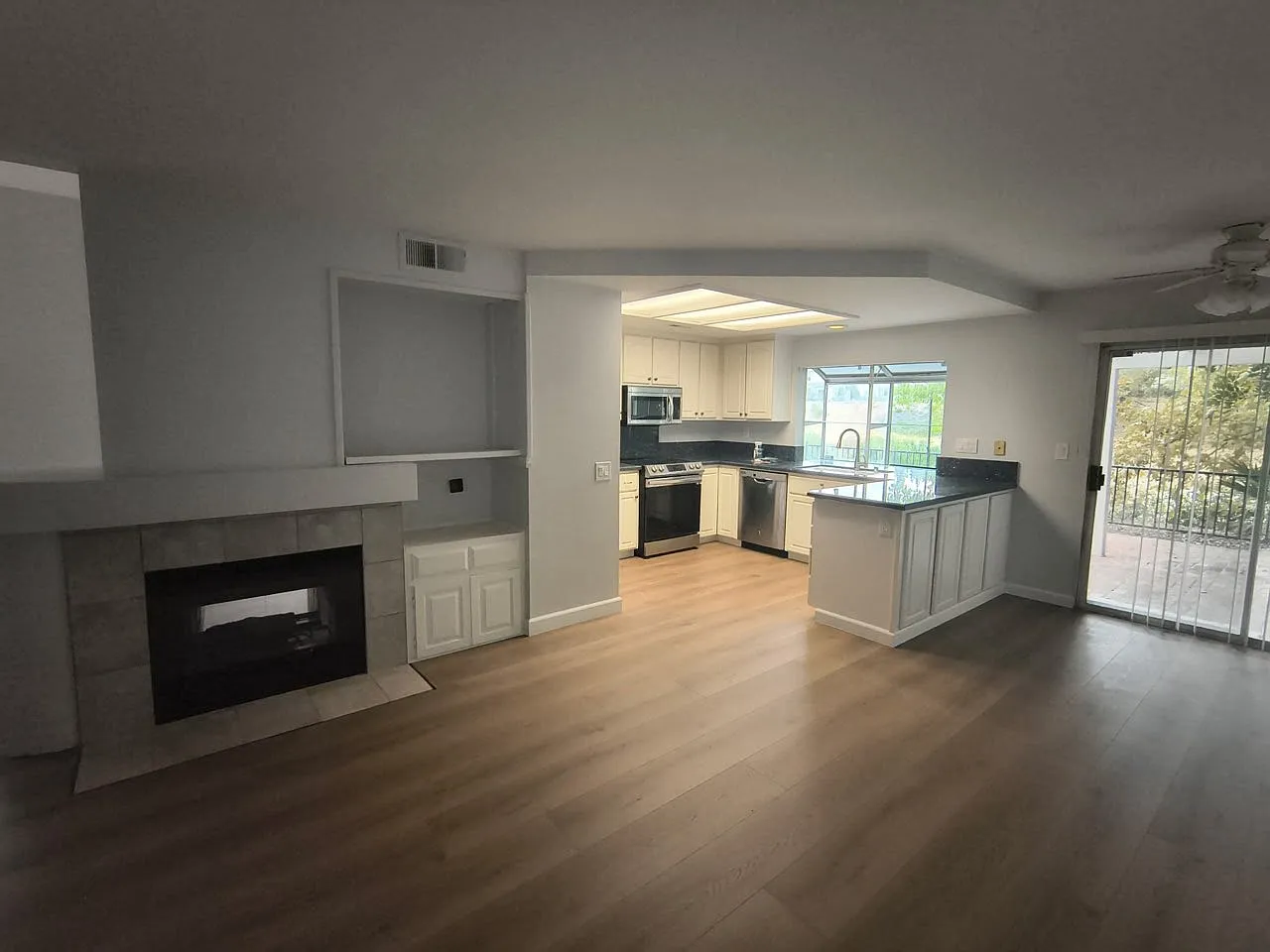 4 bed, 1843 sqft, $4,795 — Photo 2