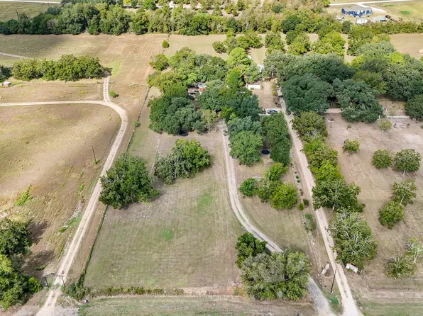 5913 County Road 225, East Bernard, TX 77435