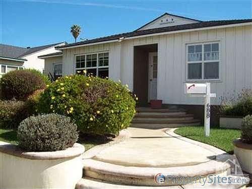 1st image of 688 Lemon Grove Ave