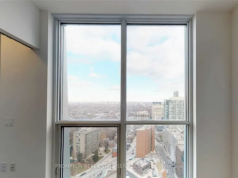 1 Yorkville Ave #2910 — Photo 10