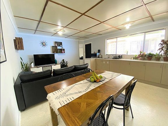 2nd image of 515 Park Place Ave #2